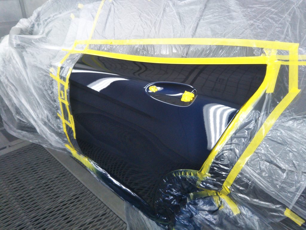 メルセデスベンツ、W156、GLA、リアドア、凹み、修理、塗装、