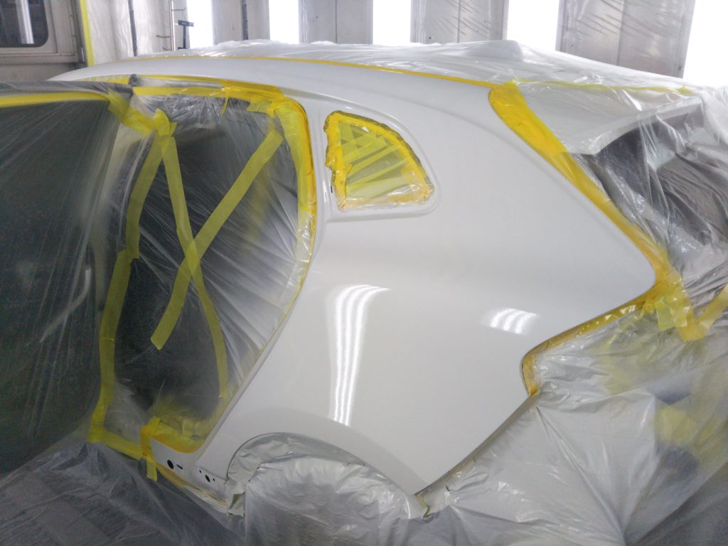 ボルボ、V40、クォーターパネル、リアバンパー、キズ、修理、塗装、