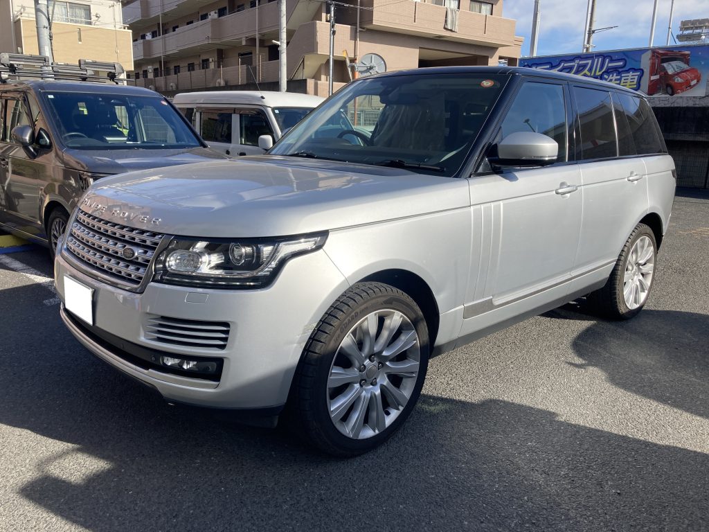 ランドローバー、レンジローバー、フロントバンパー、フロントドア、リアドア、クォーターパネル、リアバンパー、キズ、凹み、変形、修理、塗装、