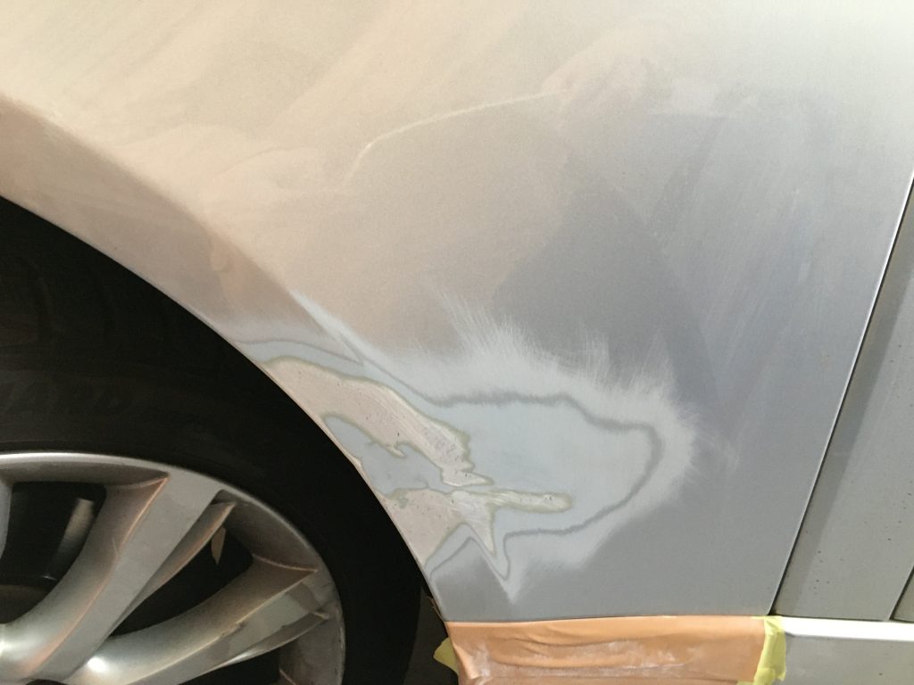 ランドローバー、レンジローバー、フロントバンパー、フロントドア、リアドア、クォーターパネル、リアバンパー、キズ、凹み、変形、修理、塗装、