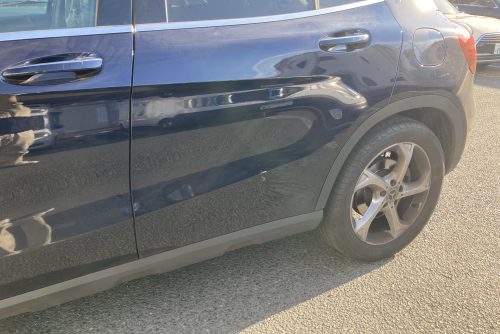 メルセデスベンツ、W156、GLA、リアドア、凹み、修理、塗装、
