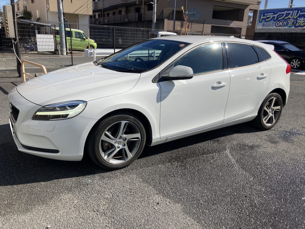 ボルボ、V40、クォーターパネル、リアバンパー、キズ、修理、塗装、