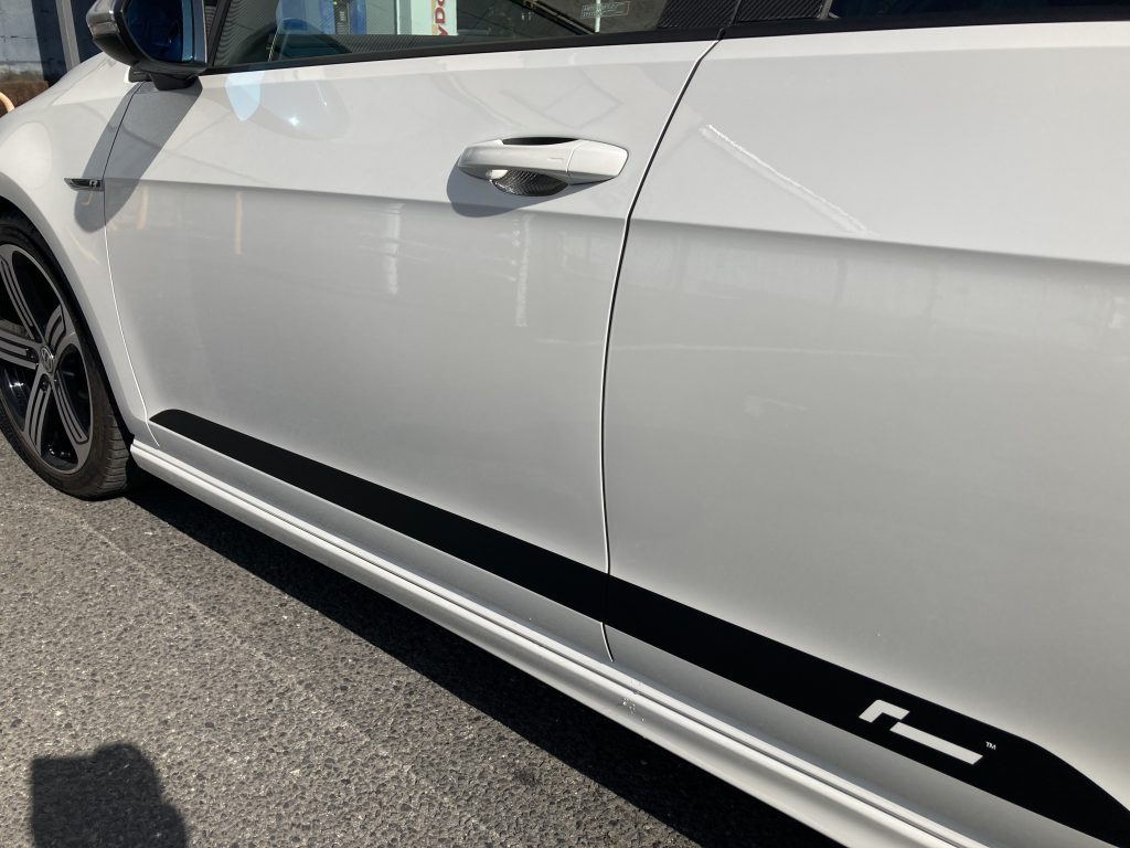 フォルクスワーゲン、ゴルフ、フロントドア、リアドア、凹み、修理、デカール、交換、