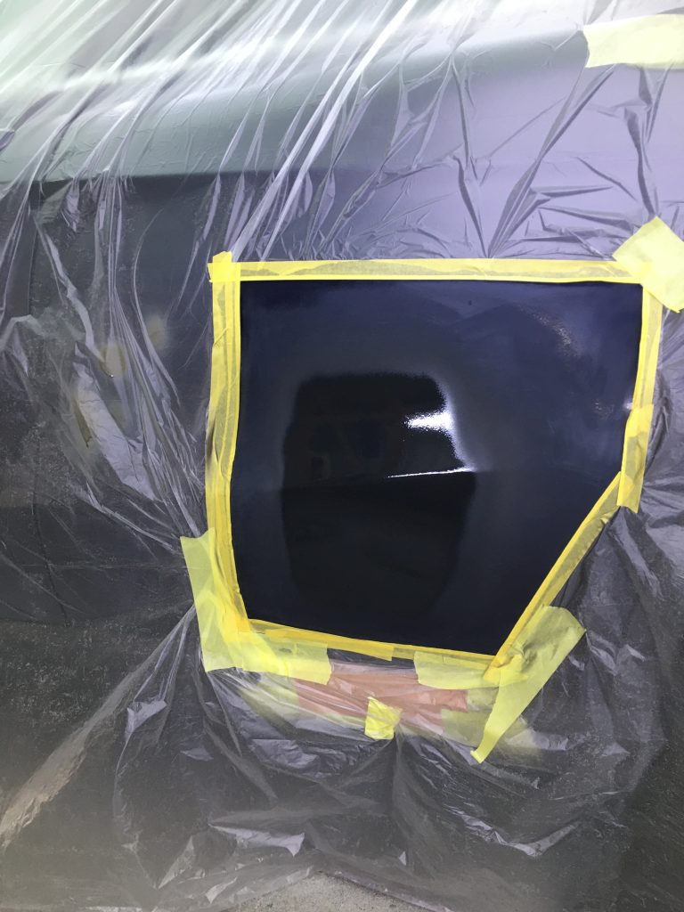 メルセデスベンツ、W156、GLA、リアドア、凹み、修理、塗装、