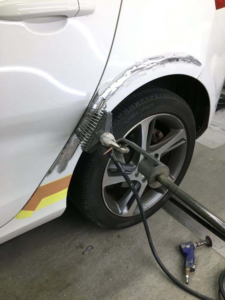 ボルボ、V40、クォーターパネル、リアバンパー、キズ、修理、塗装、