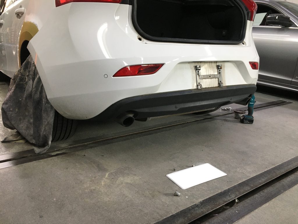 ボルボ、V40、クォーターパネル、リアバンパー、キズ、修理、塗装、