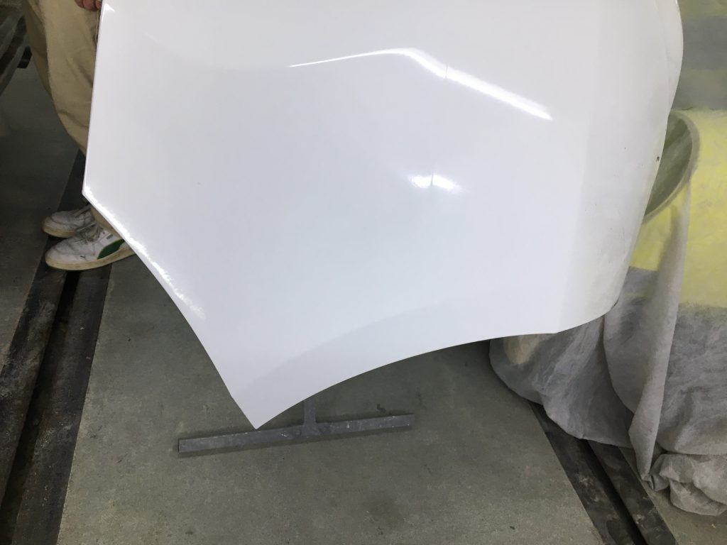 ボルボ、V40、クォーターパネル、リアバンパー、キズ、修理、塗装、