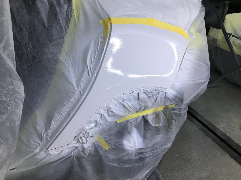 ボルボ、V40、クォーターパネル、リアバンパー、キズ、修理、塗装、