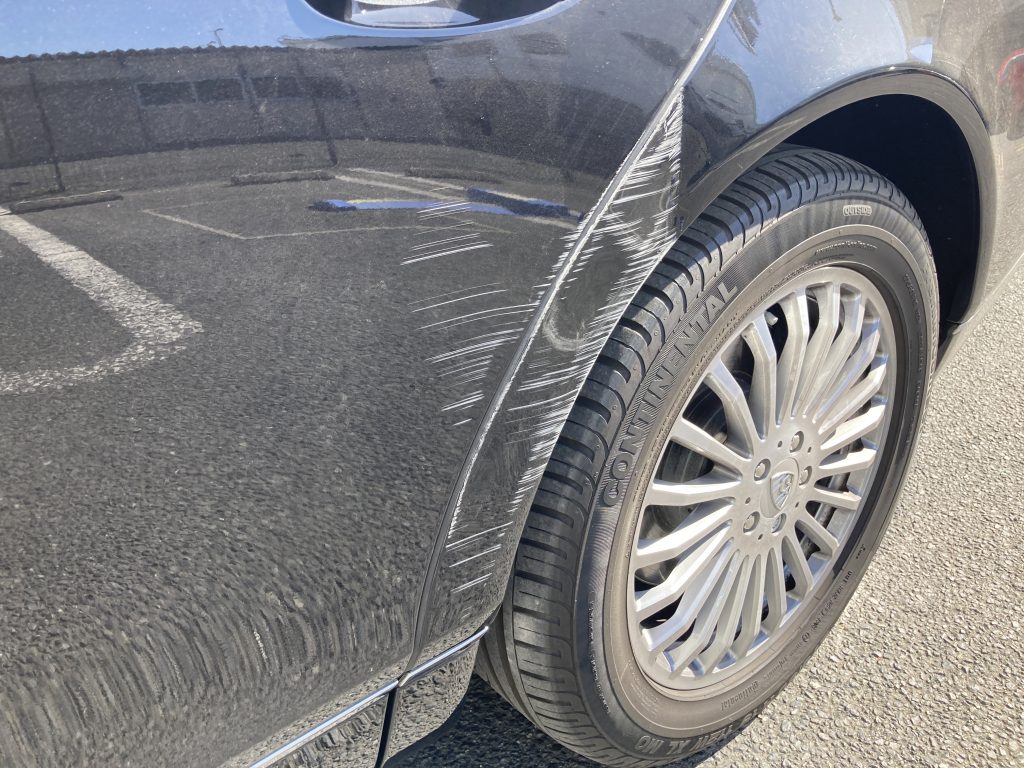 メルセデスベンツ、マイバッハ、Sクラス、リアドア、クォーターパネル、キズ、凹み、修理、塗装、