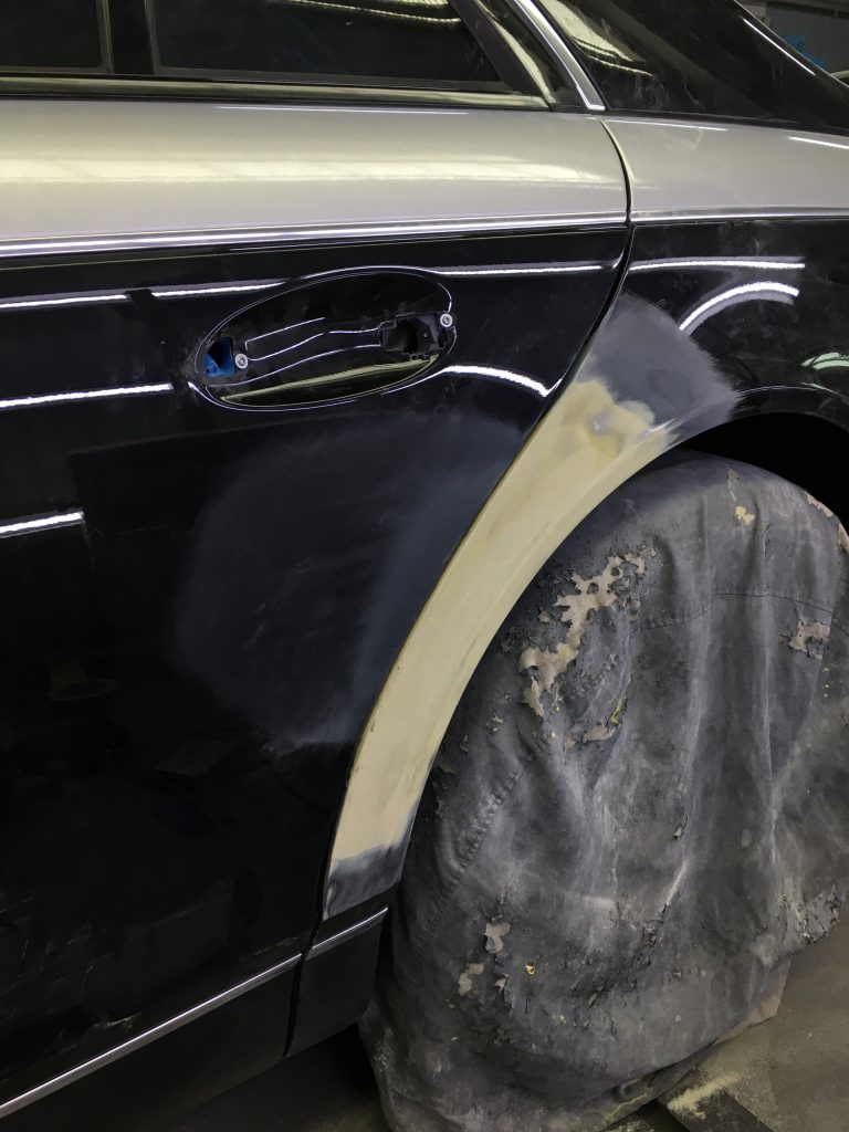 メルセデスベンツ、マイバッハ、Sクラス、リアドア、クォーターパネル、キズ、凹み、修理、塗装、