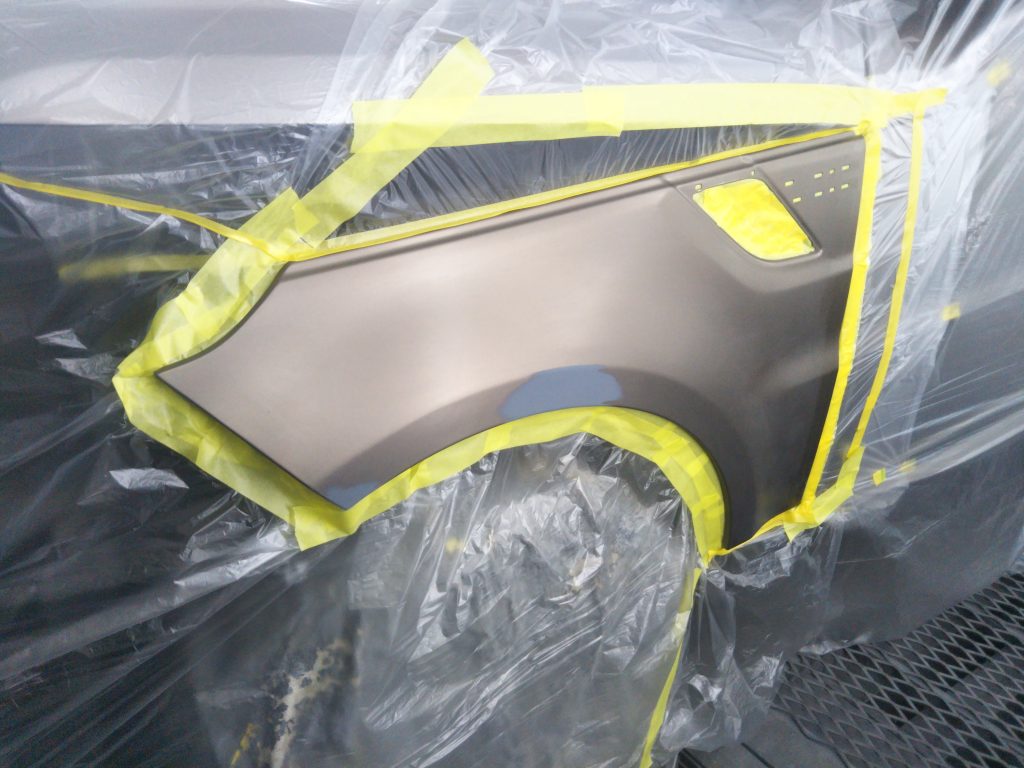 ランドローバー、レンジローバースポーツ、フロントバンパー、フロントフェンダー、リアドア、クォーターパ根雨、リアバンパー、キズ、凹み、修理、塗装、