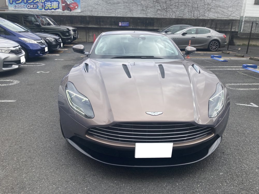 アストンマーチン、フロントバンパー、キズ、修理、塗装、