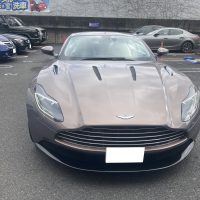 アストンマーチン、フロントバンパー、キズ、修理、塗装、