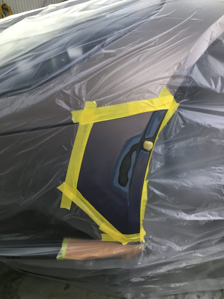 アストンマーチン、フロントバンパー、キズ、修理、塗装、