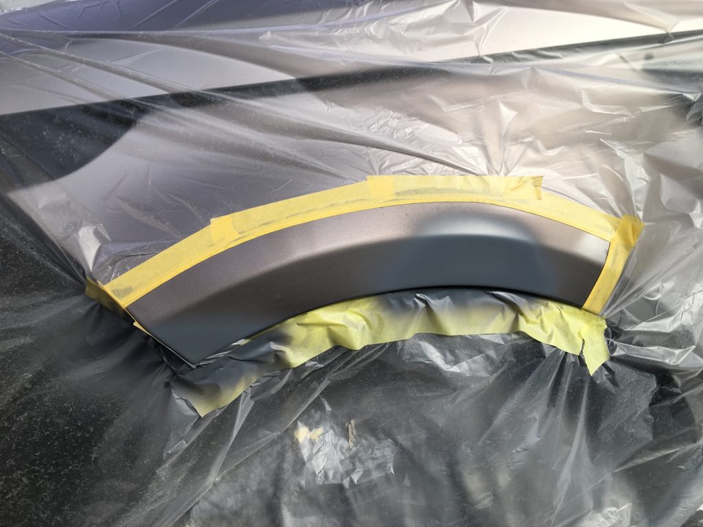 ランドローバー、レンジローバースポーツ、フロントバンパー、フロントフェンダー、リアドア、クォーターパ根雨、リアバンパー、キズ、凹み、修理、塗装、